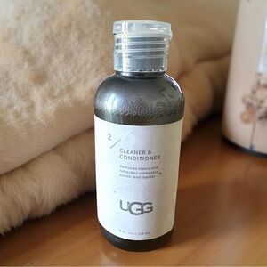 UGG Cleaner & Conditioner Stain Remover for Sheepskin Suede & Leather 4 FL Oz
